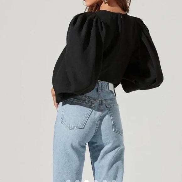 ASTR the label | size large | black bubble sleeve top - Picture 3 of 9